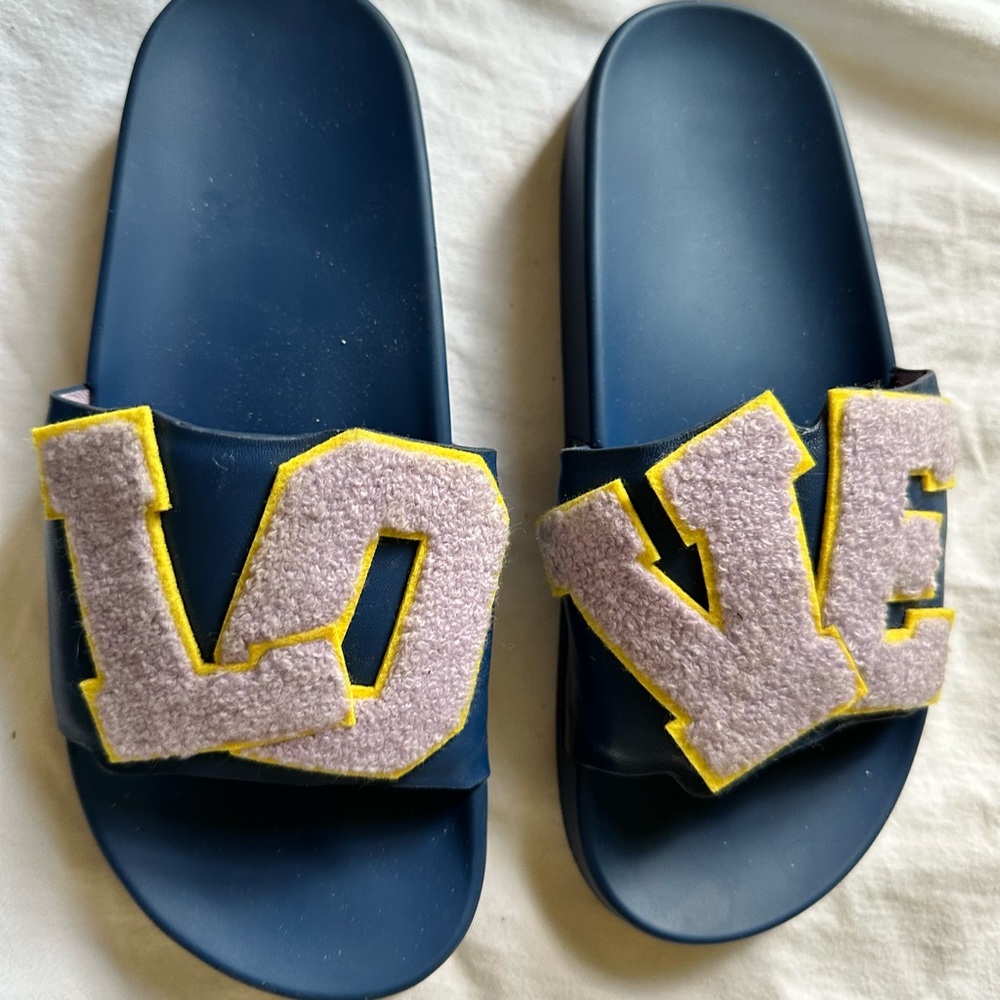 TORY BURCH “LOVE” slides in navy blue and lavender. Size 6.